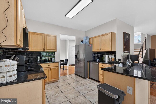 Building Photo - 33 Lindley Dr