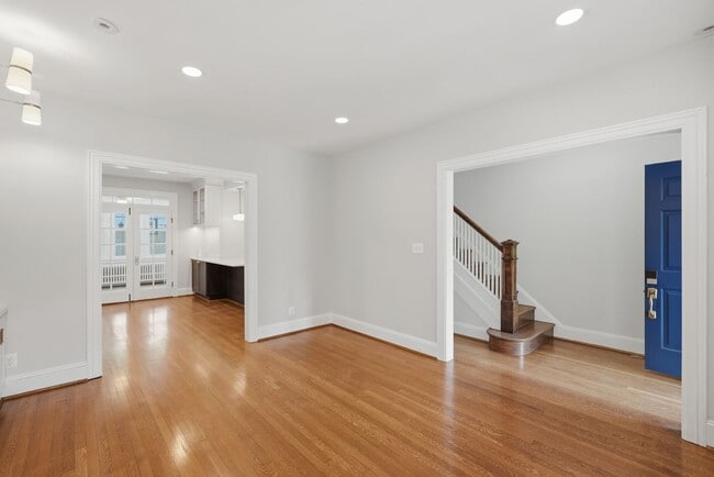 Building Photo - Glover Park Townhome | 4 Bed | 3.5 Bath | 2,500 Sf | Large Front Porch & Fenced-In Backyard w/ Deck