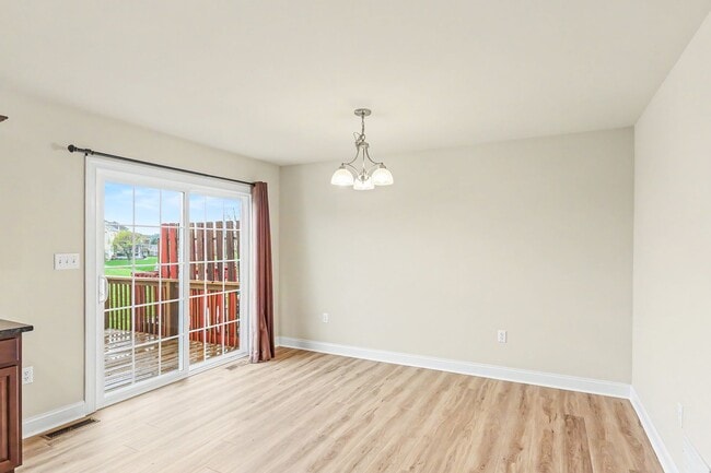 Building Photo - Three bedroom, 2.5 townhome in Mechanicsburg near Trindle Rd.