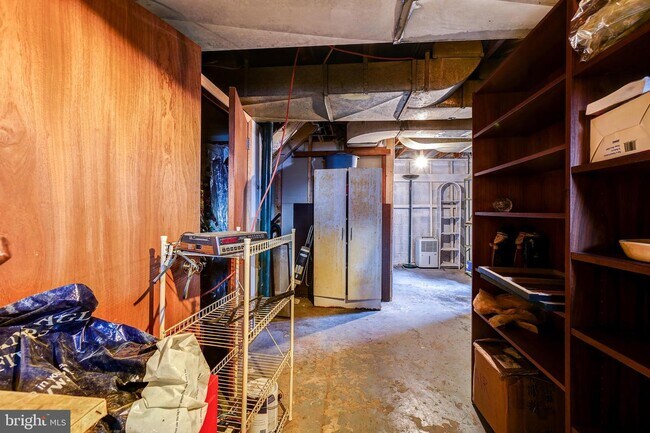 Building Photo - 2809 Pierpont St