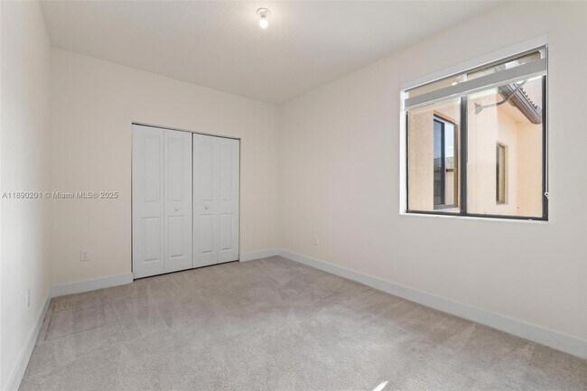 Building Photo - 4612 NW 83rd Pkwy
