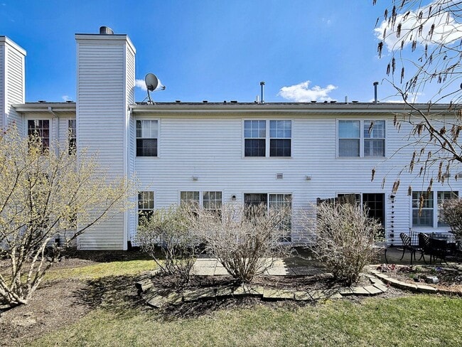 Building Photo - 464 Lancaster Dr