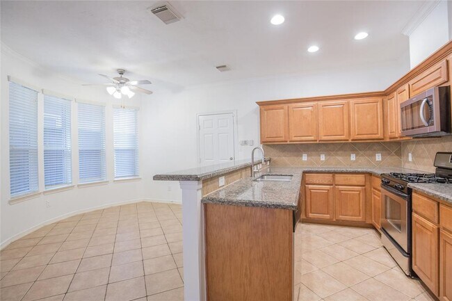 Building Photo - 5413 Kiam St