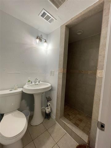 Building Photo - 3563 South Dr