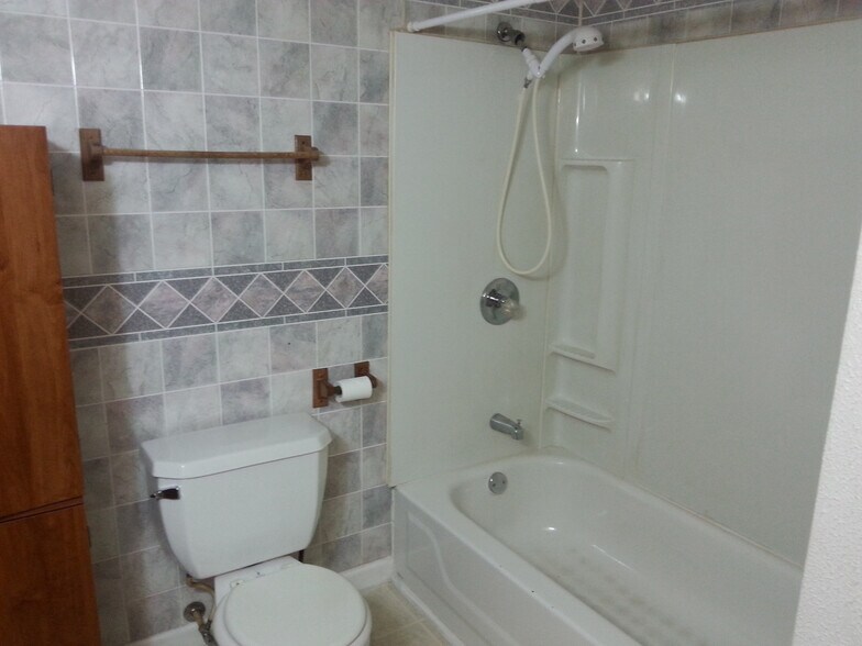 Building Photo - 810 West Washington Street