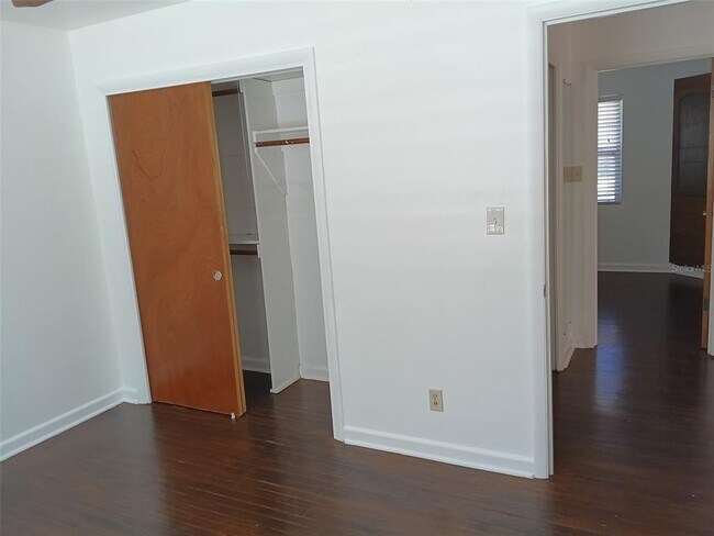 Building Photo - 10611 Dixon Dr