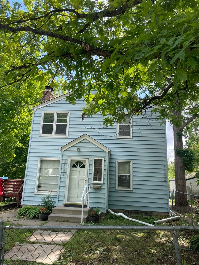 Primary Photo - 3342 Beard Ave N