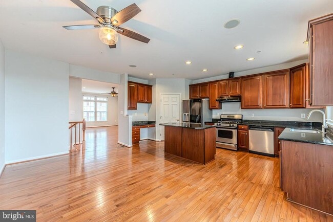 Building Photo - 1552 Oakley Ln