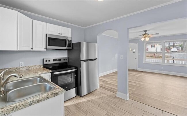 Building Photo - 1101 Hickory Ave