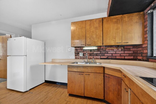 Building Photo - 743 Shepley Dr