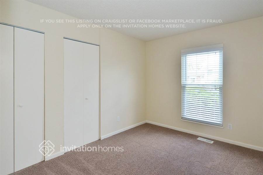 Building Photo - 1530 S Salida Way
