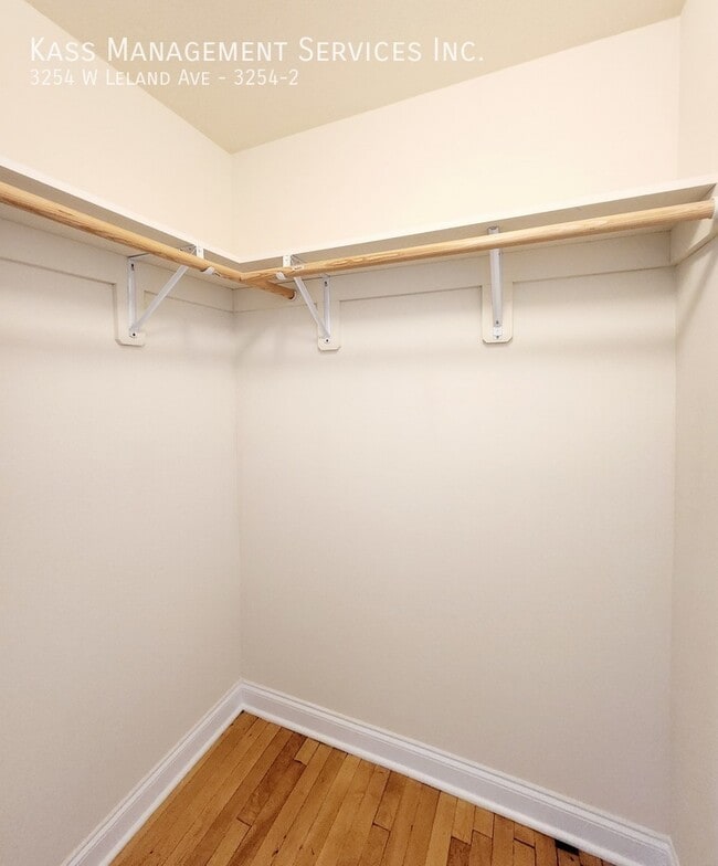 Building Photo - 3254 W Leland Ave