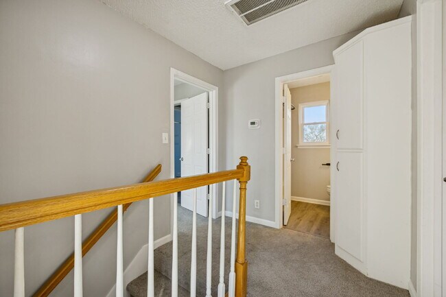 Building Photo - 342 Brook Mead Dr