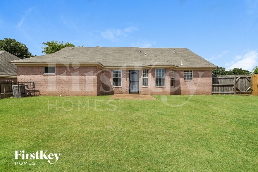 Building Photo - 6454 Manchester Dr