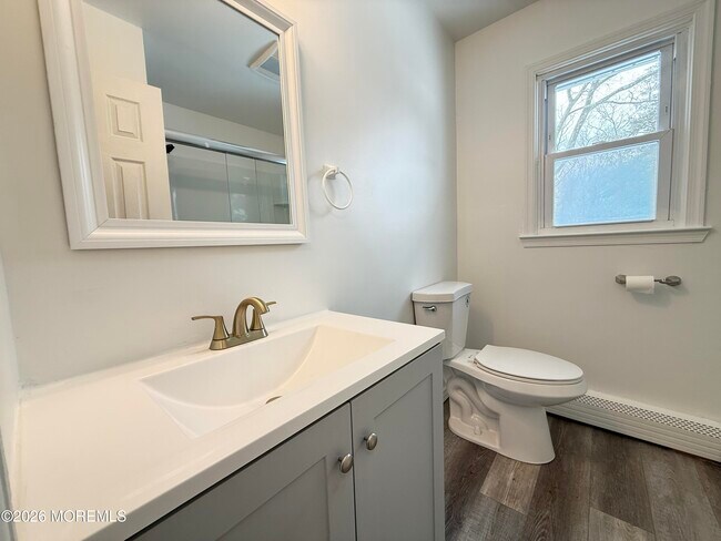 Building Photo - 63 Shorewood Dr