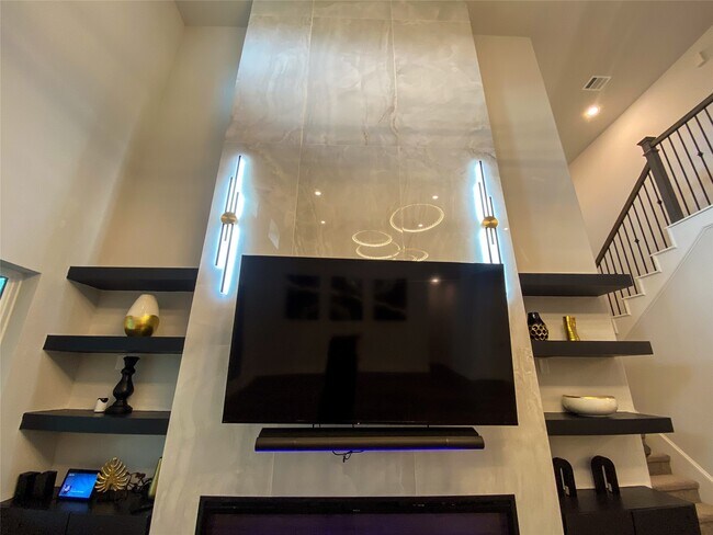Building Photo - 10011 Serenity Grv Dr