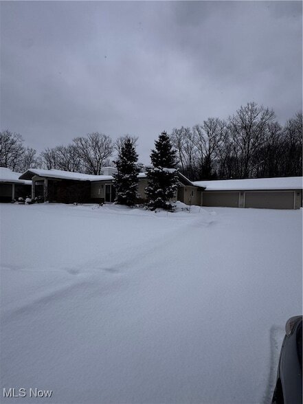 Building Photo - 7633 Hidden Valley Dr