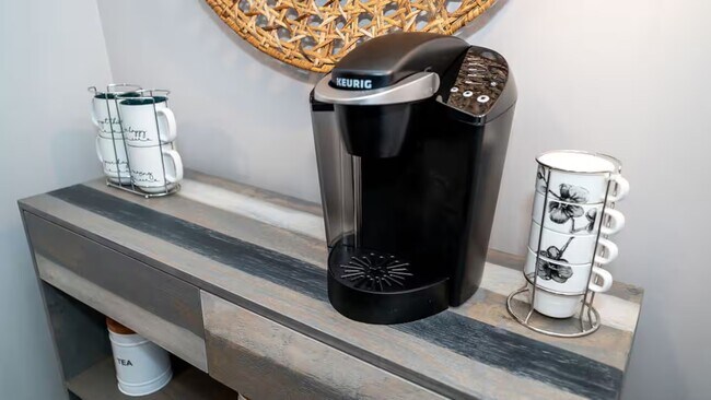 Building Photo - 65 Kimball Ave