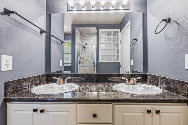Building Photo - 541 S Canvasback Way