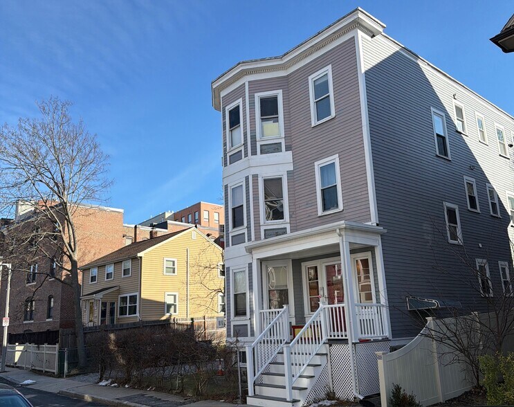 Building Photo - 21 Haverford Street