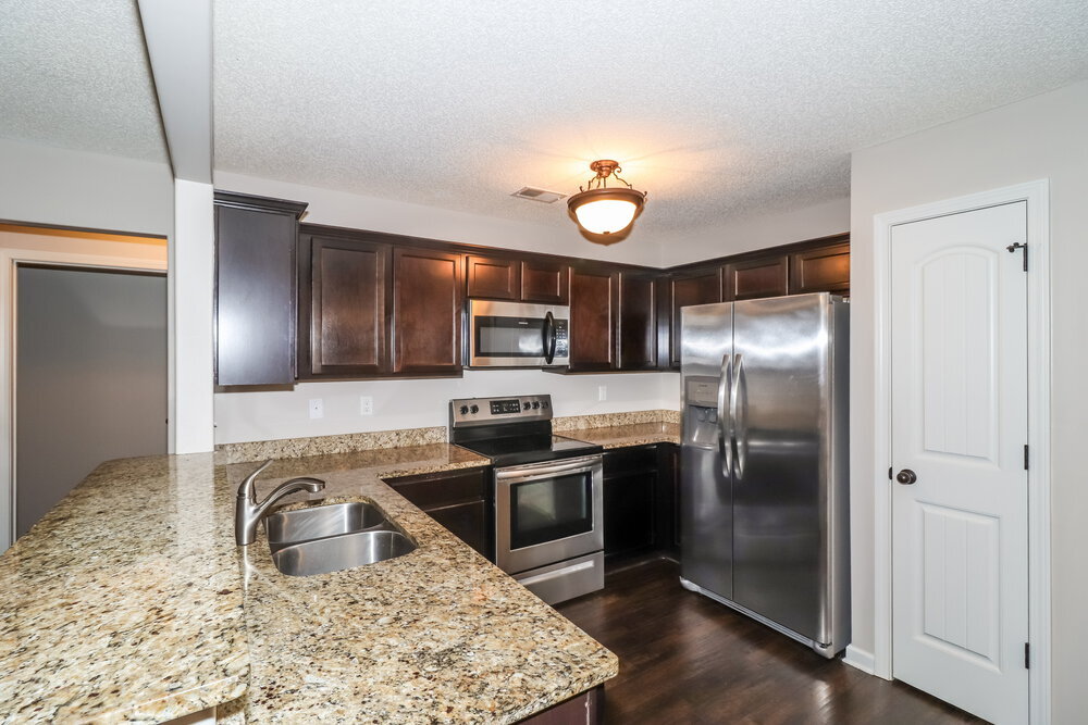 Building Photo - 9464 Cayuga Lp