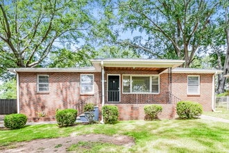 Building Photo - 111 Meadowood Ave
