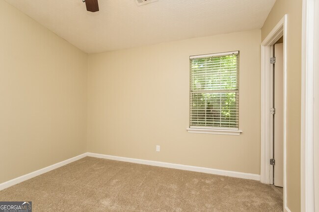 Building Photo - 8057 Fieldstream Way