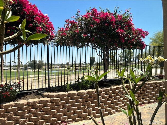 Building Photo - 77184 California Dr
