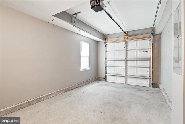 Building Photo - 6500 Walcott Ln