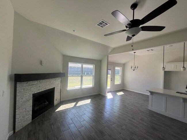 Building Photo - 18220 Austin Ct