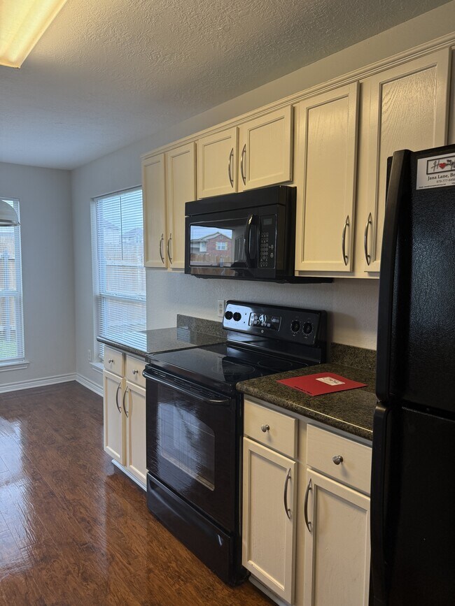 Building Photo - 4039 Southern Trace Dr