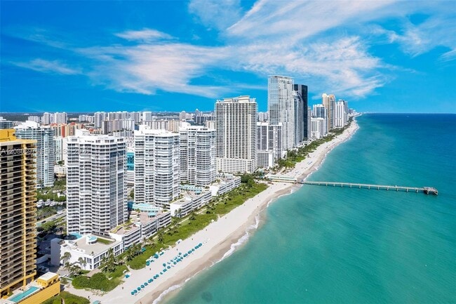 Building Photo - 16425 Collins Ave