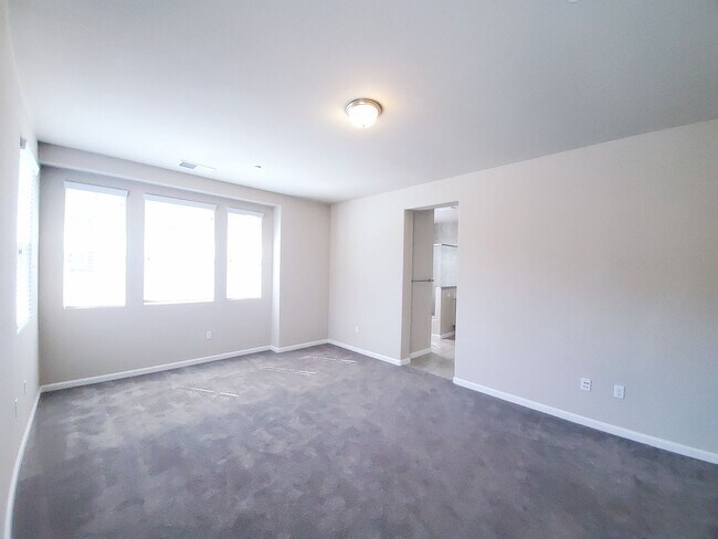 Building Photo - 618 Montage Cir