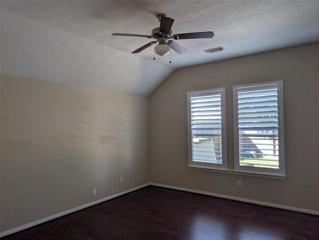 Building Photo - 18627 Summercliff Ln