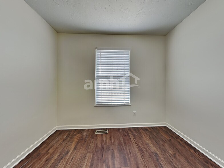 Building Photo - 903 Regency Ct
