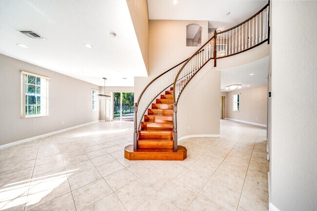 Building Photo - 2324 Simonson Dr