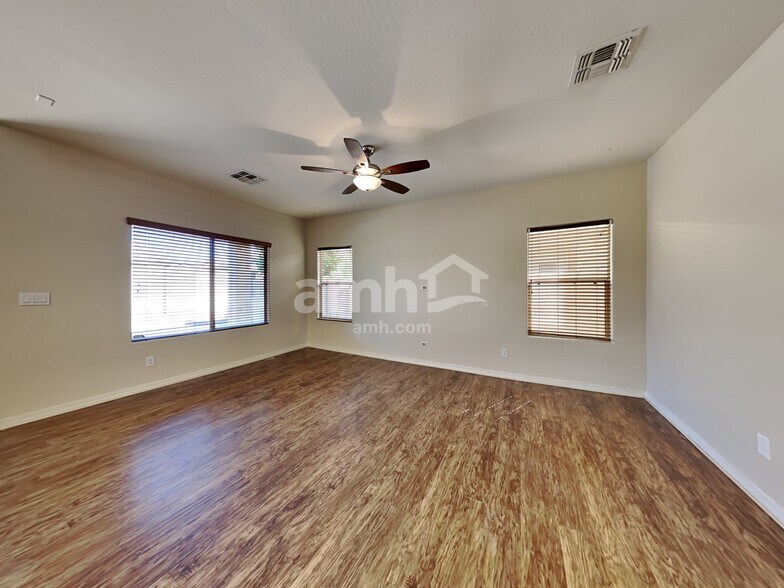 Building Photo - 2542 W Cordia Ln