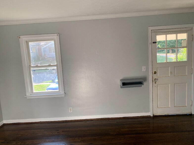 Building Photo - 6726 Betts Ave