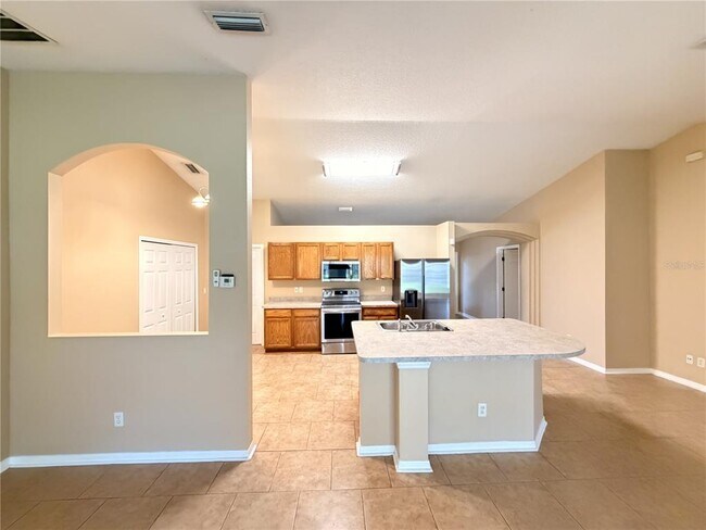 Building Photo - 63 Richmond Dr