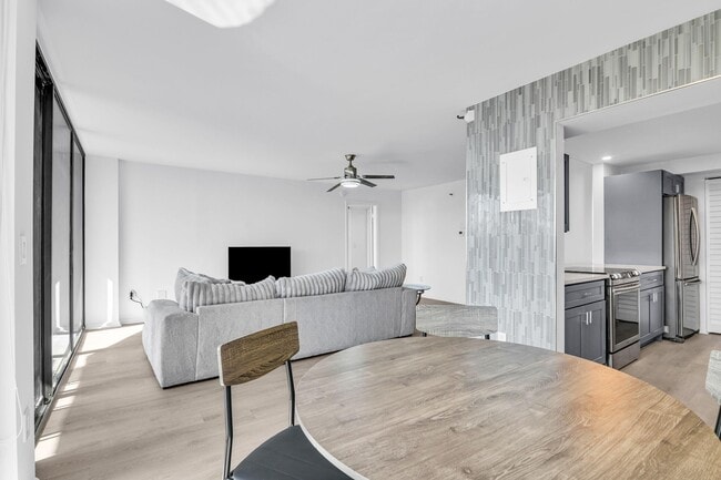 Building Photo - 859 Jeffery St