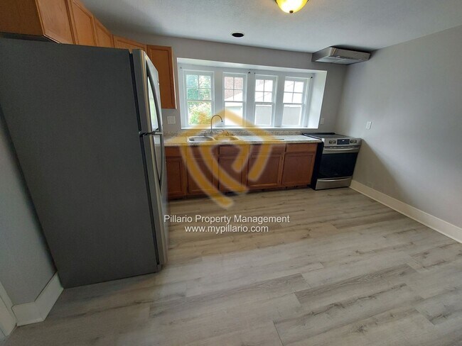 Building Photo - 631 Second Street