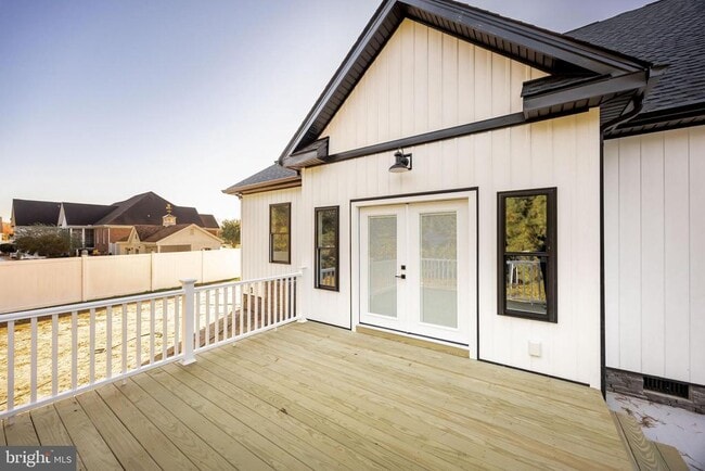 Building Photo - 5692 King Stuart Dr