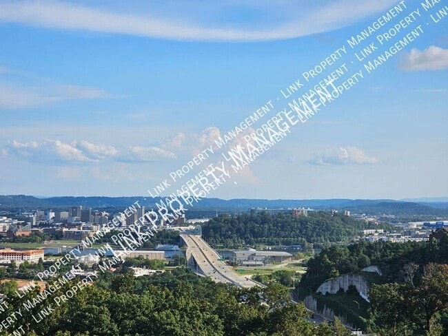 Building Photo - 1131 Stringers Ridge Rd