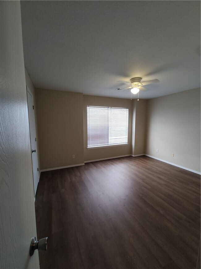 Building Photo - 9 W Rainsong St