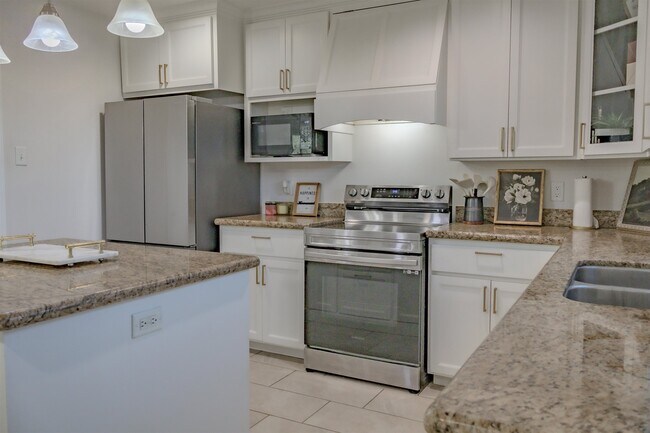 Building Photo - 4305 Alina Dr