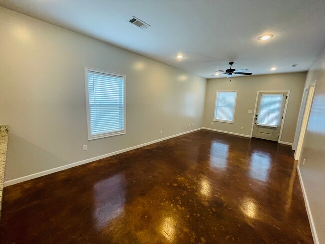 Building Photo - 2BD/2BA FOR RENT