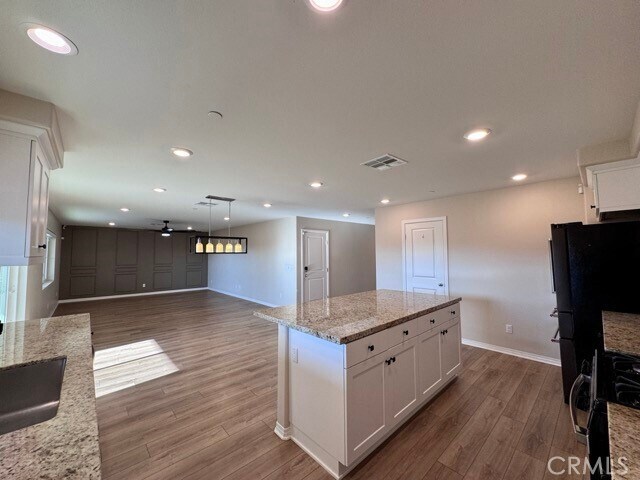 Building Photo - 1760 Chute Dr