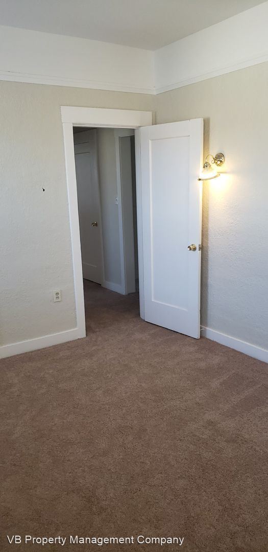 Building Photo - 1106-1112 Walnut St