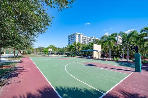 Building Photo - 3050 N Palm Aire Dr