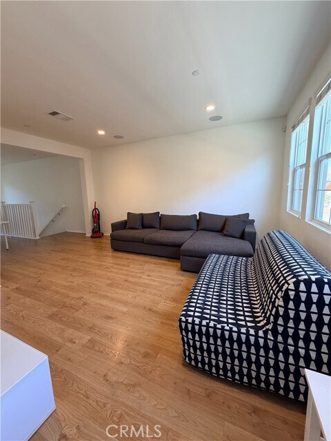 Building Photo - 818 Santa Fe Ave